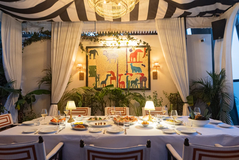 Dining alcove patterned canopy