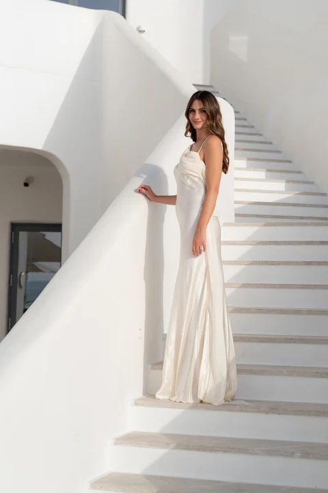 Bride white sculptural staircase